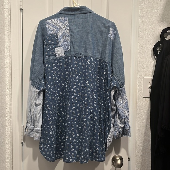 American Eagle Oversized Linen Chambray Patchwork Button Down Shirt Size M - Picture 3 of 8